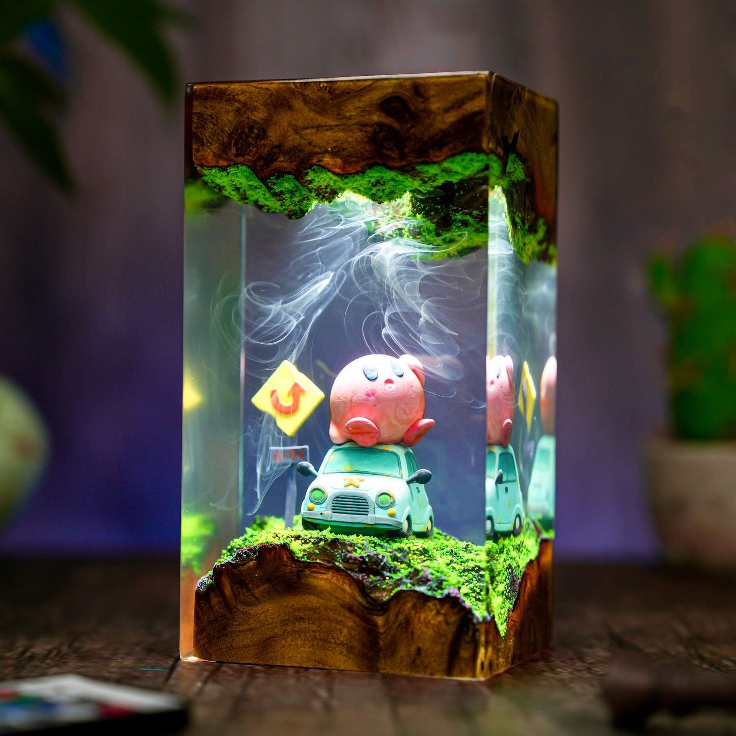 Kirby Resin lamp