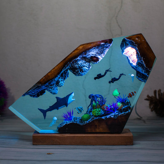 Ocean resin lamps: Sharks and Divers