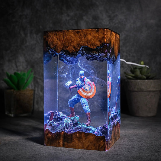 Caption American Resin lamp