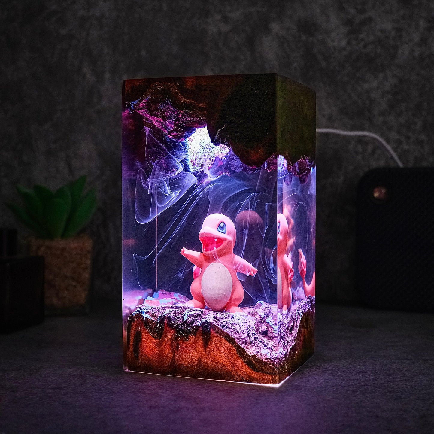 Chamander Resin lamp
